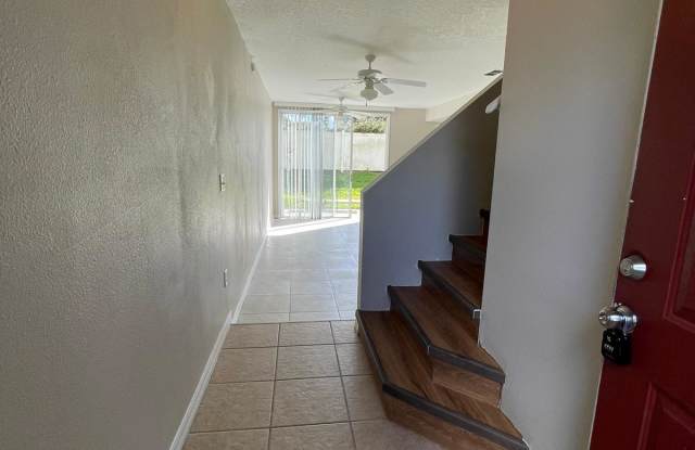 1028 Washington Palm Loop - A