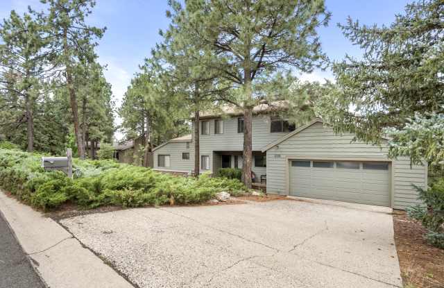 2115 North Fox Hill Road