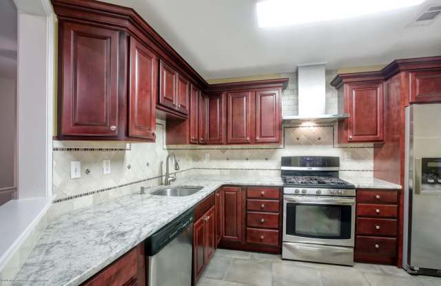 Photo of 393 Yorkshire Place