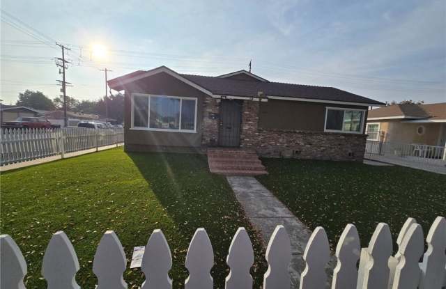 Photo of 801 North Sabina Street