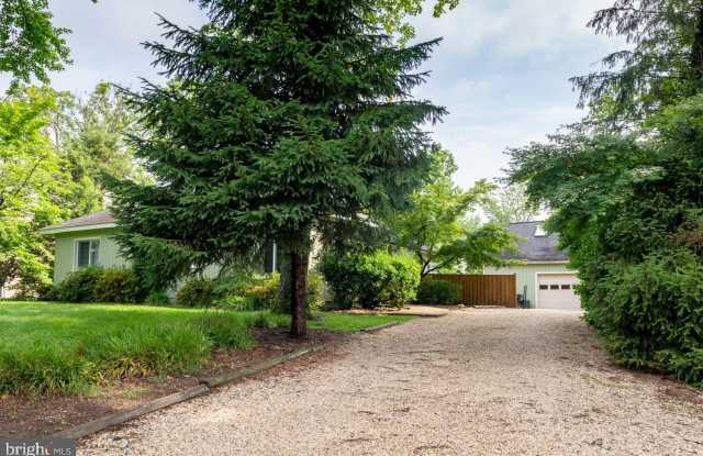 2031 HILLSIDE DRIVE