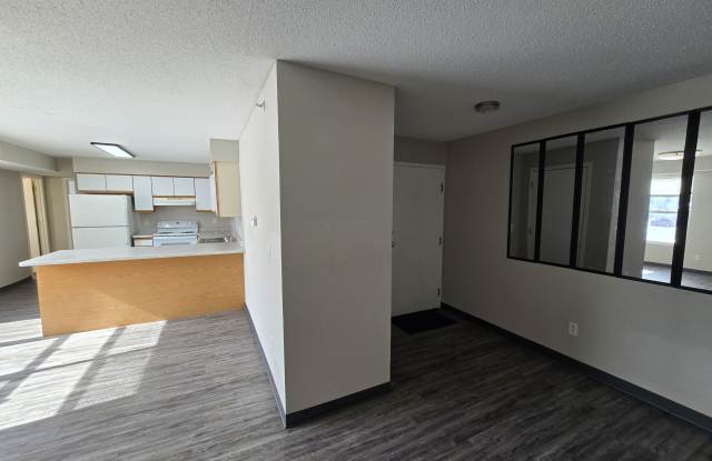 64 Miller Ave SW #6