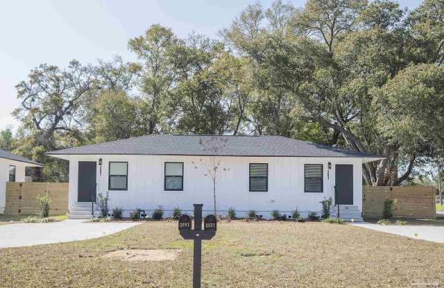 Photo of 3081 North 16th Avenue