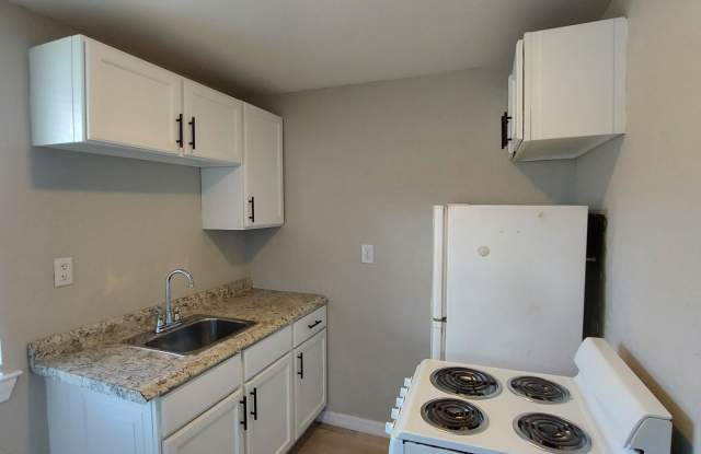 206 Danley Drive- Studio