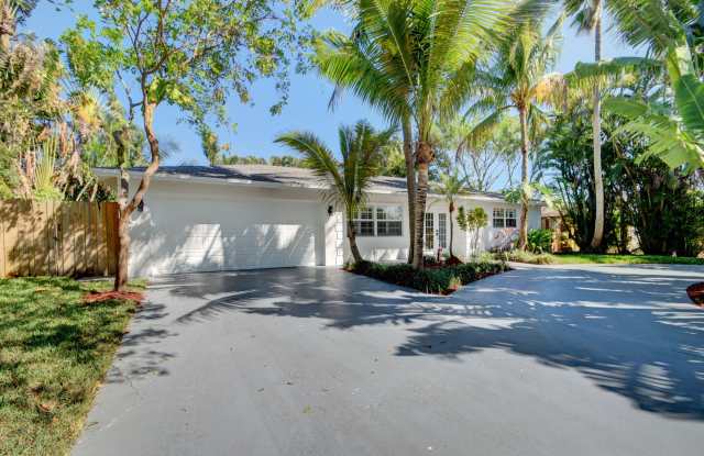 723 SW 27th Way