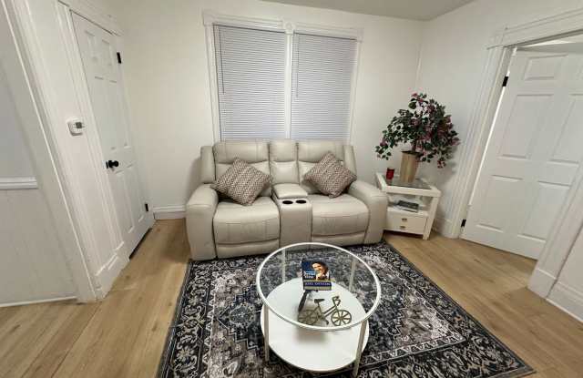 Elegant 2BR Apartment in South End Hartford