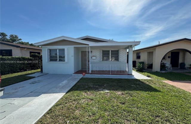 574 E 41st St - 574 East 41st Street, Hialeah, FL 33013