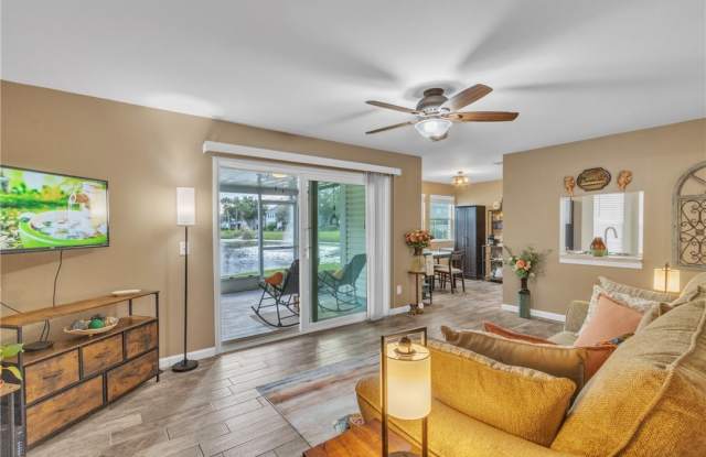 1947 Aynsley Way unit: 34-3