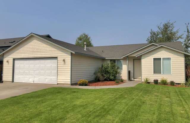 Photo of 735 NE Negus Pl