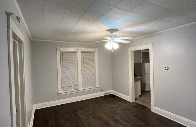 124 1/2 East Warren Street