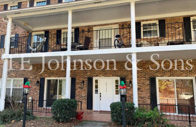 Two Bedroom Condo Convenient To WFU