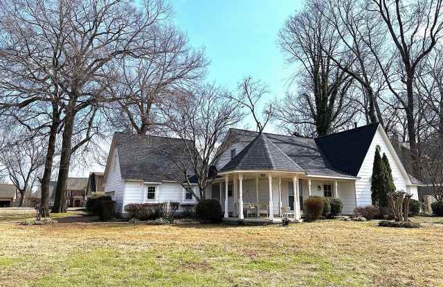 Germantown/ Gorgeous 5 Bedroom Home Newly Renovated