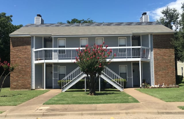 4415 Lake Shore Villa Dr.  Lake Shore Villa Apts. - 4415 Lake Shore Villa Dr, Waco, TX 76710