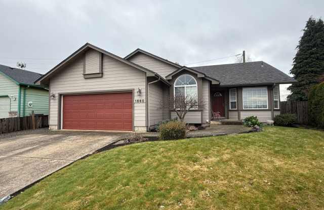 Check out this lovely 3-bedroom, 2-bath house!