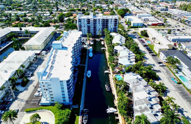 Photo of 3051 NE 48th St