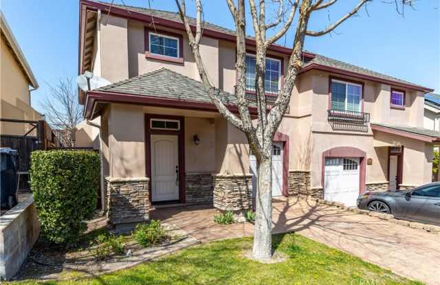 1010 La Costa Court