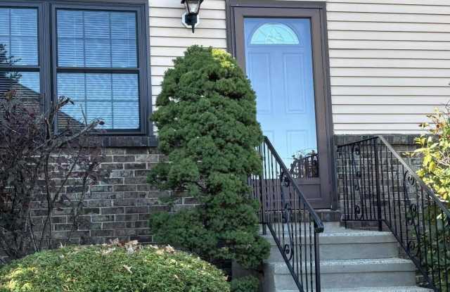 Photo of 159 Village Green Way