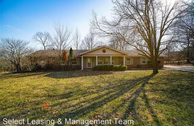 13640 Clayton Rd - 13640 Clayton Road, Town and Country, MO 63017