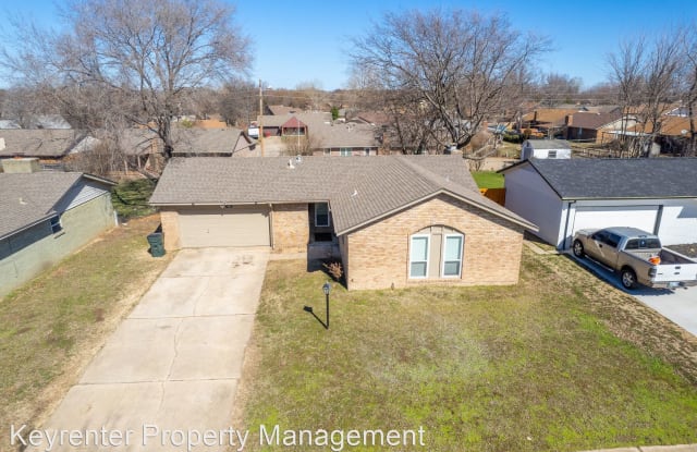 107 W 19th St - 107 East 19th Street, Owasso, OK 74055