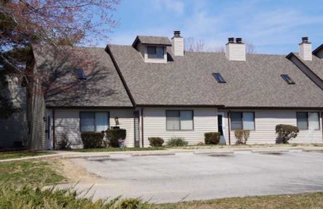 814 WHITE OAK Drive