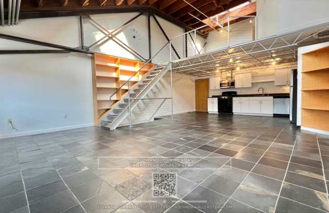 Lovely loft in Emeryville walking distance to Public Market!