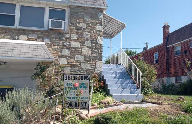 3BR 1.5 bath twin in LANSDALE!