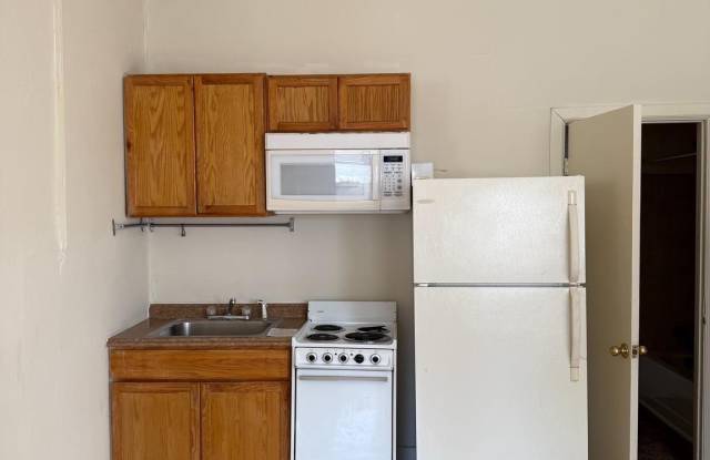 2536 AMBER Street unit: 1F