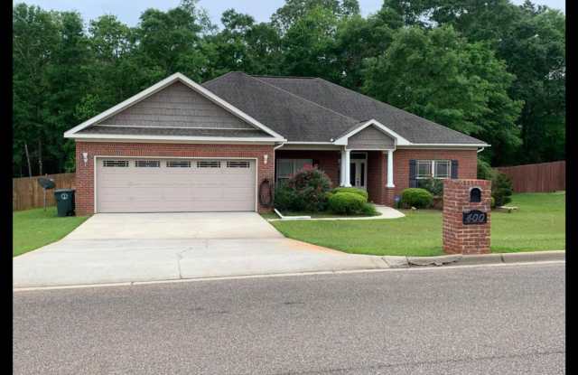 400 Valley Chase Dr.