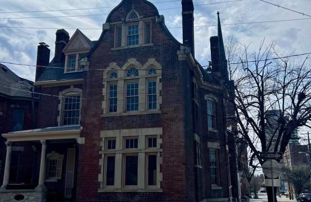 Photo of 238 W 2nd Street unit: 4