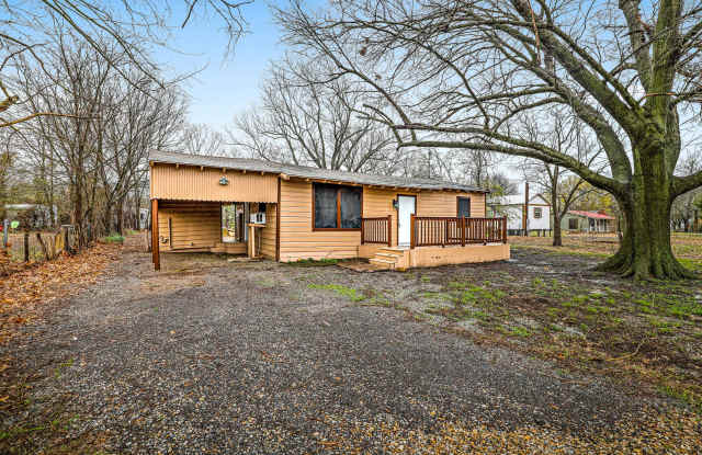 Welcome to your newly updated 2 bedroom, 1 bath home!