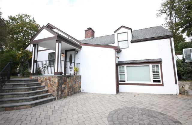 20 E Annadale Street