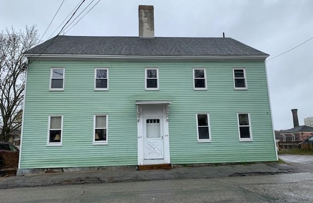 64 Elm Street - 64 Elm St, Somersworth, NH 03878