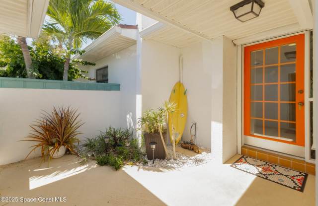 290 PARADISE BOULEVARD