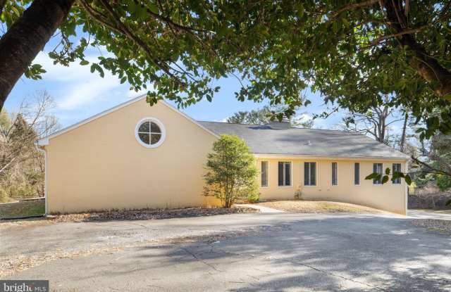 Photo of 901 WALKER Road