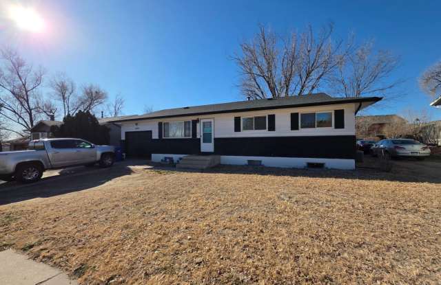 5 Bed 2 bath Home near Fort Carson!!