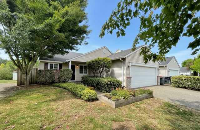 Beautiful 4BR/2BA Single-Level Home in Heart of McMinnville