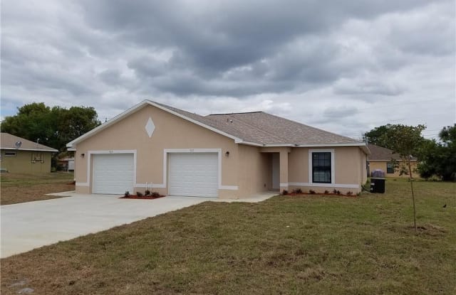 1914 SW 15 PL - 1914 SW 15th Pl, Cape Coral, FL 33991