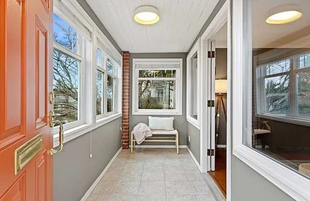 538 Northeast 81st Street