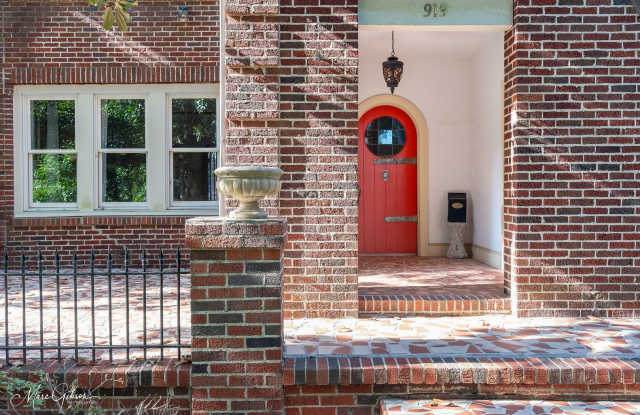 Beautiful 3 Bed 3 Bath