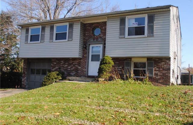 105 Beechwood Cir - 105 Beechwood Circle, Fernway, PA 16066