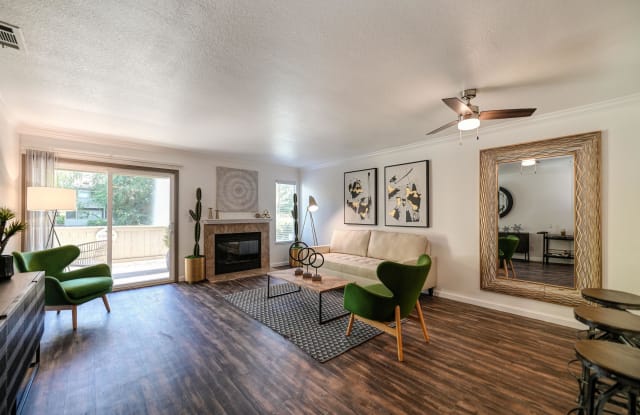Harbor Oaks Apartment Homes