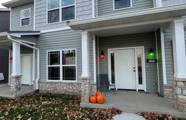 313 N Lincoln Avenue