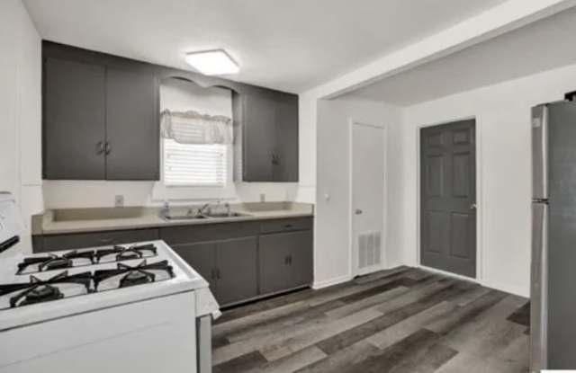 Photo of 214 South Saunders Street