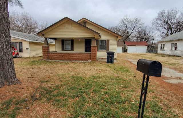 3 Bedroom 1 Bath Home In Shawnee