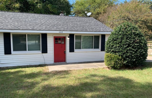 1612 Oak Street - 1612 Oak Street, Cayce, SC 29033