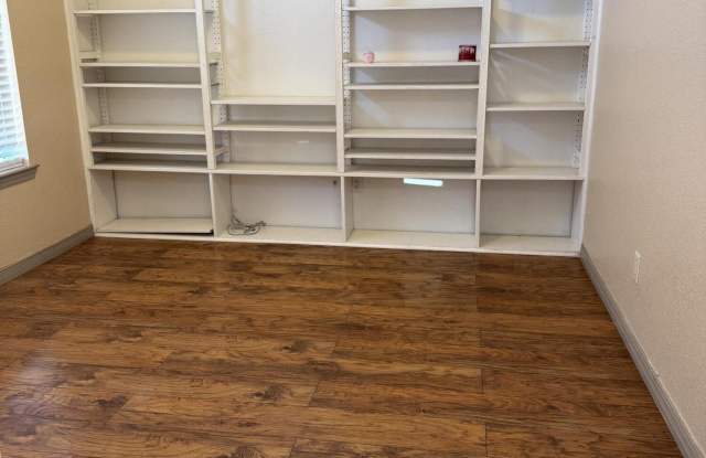 14422 Coyote Trail Drive