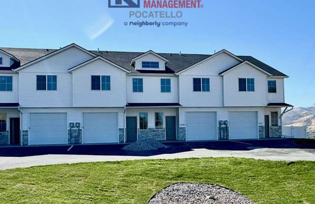 BRAND NEW 3 bed 2.5 Bath Townhome - Small dog negotiable