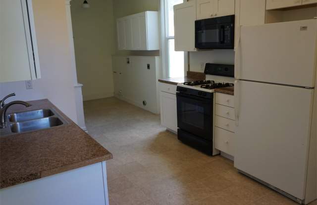 1125 Farrell