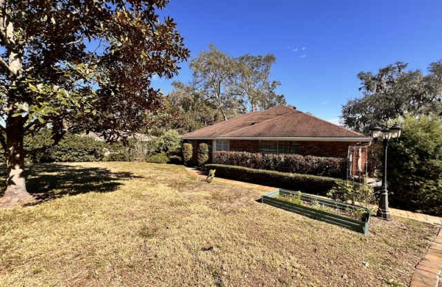 901 Sheila Place