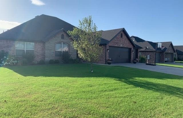 1805  SW Cypress  ST - 1805 Southwest Cypress, Bentonville, AR 72713